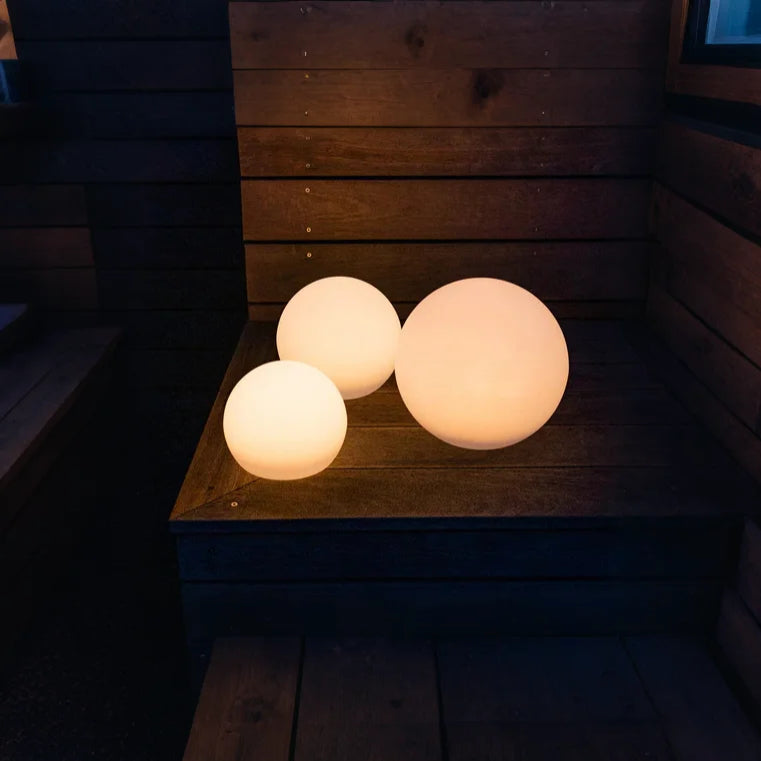 Outdoor Light Solar Sphere in Modern Style | Solvaya