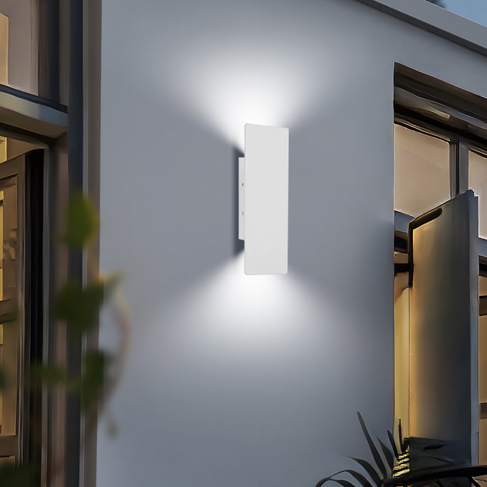 Outdoor Wall Light Aluminum LED in Modern Style | Calven