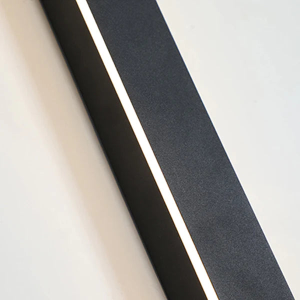Outdoor Wall Light LED Linear Black for Garden Use | Silexa
