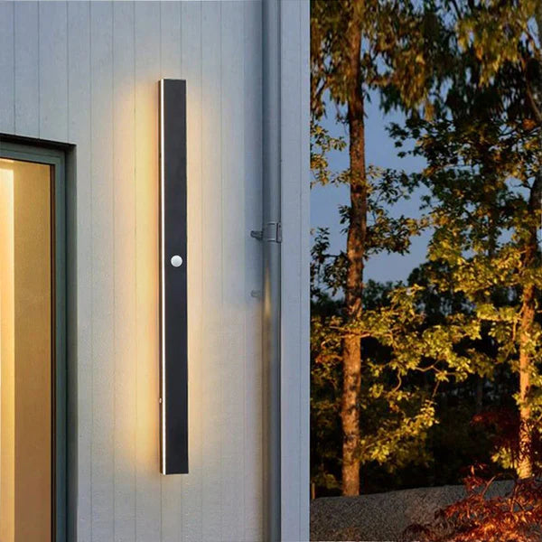 Outdoor Wall Light LED Linear Black for Garden Use | Silexa