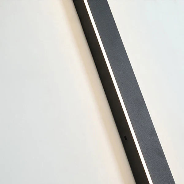 Outdoor Wall Light LED Linear Black for Garden Use | Silexa