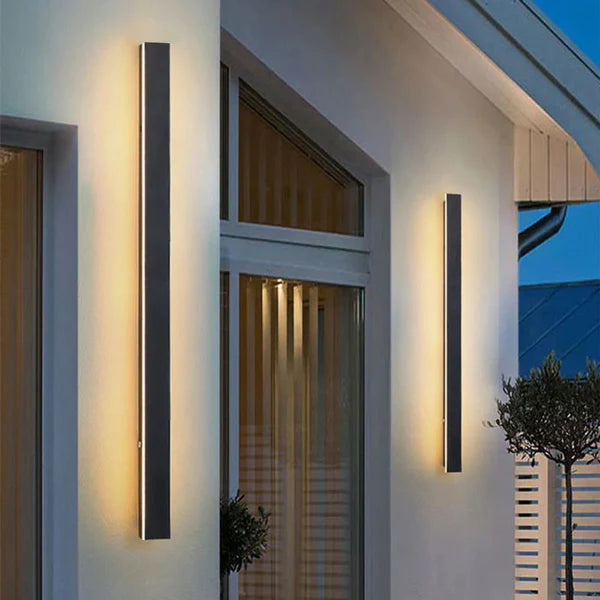 Outdoor Wall Light LED Linear Black for Garden Use | Silexa