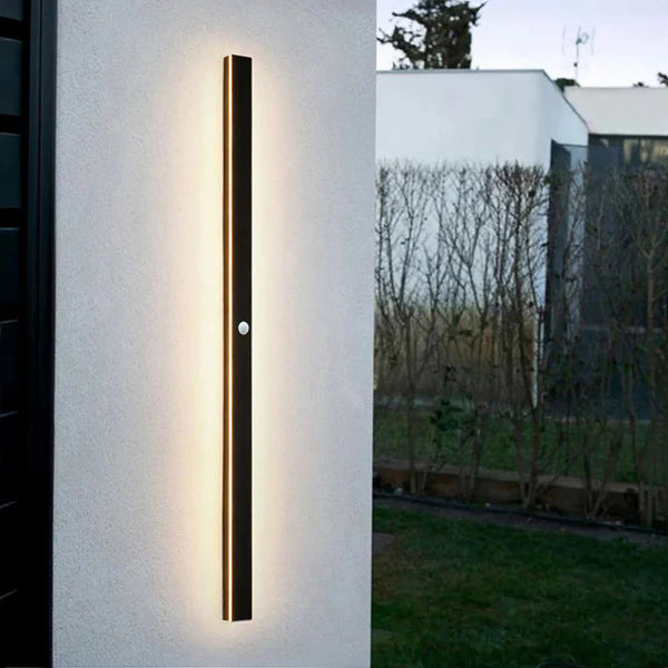 Outdoor Wall Light LED Linear Black for Garden Use | Silexa