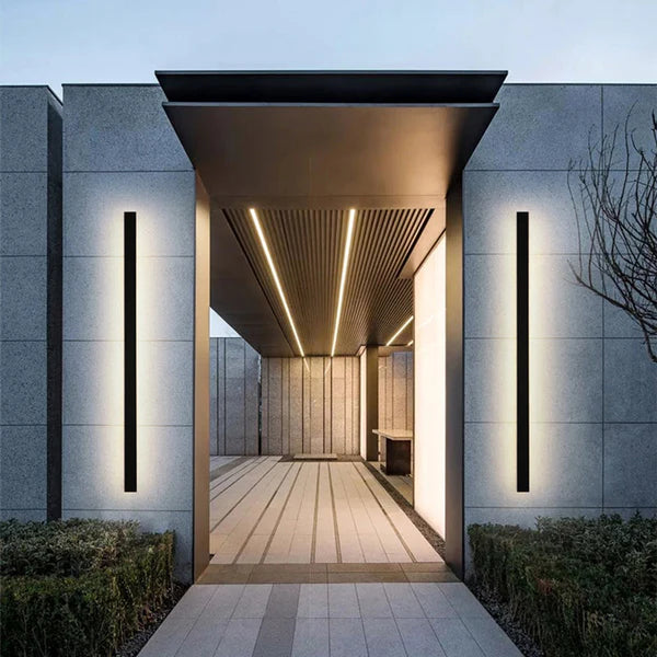 Outdoor Wall Light LED Linear Black for Garden Use | Silexa