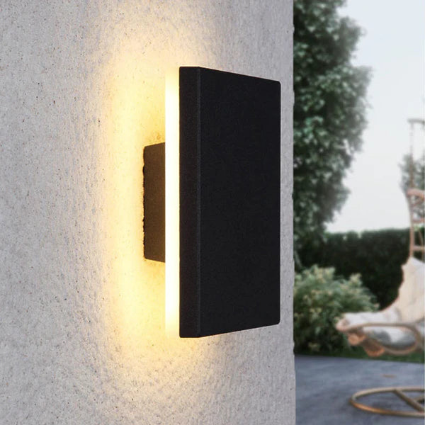 Outdoor Wall Light LED Metal Minimalist Design | Skandor