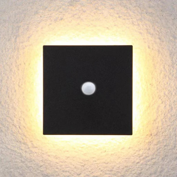 Outdoor Wall Light LED Metal Minimalist Design | Skandor