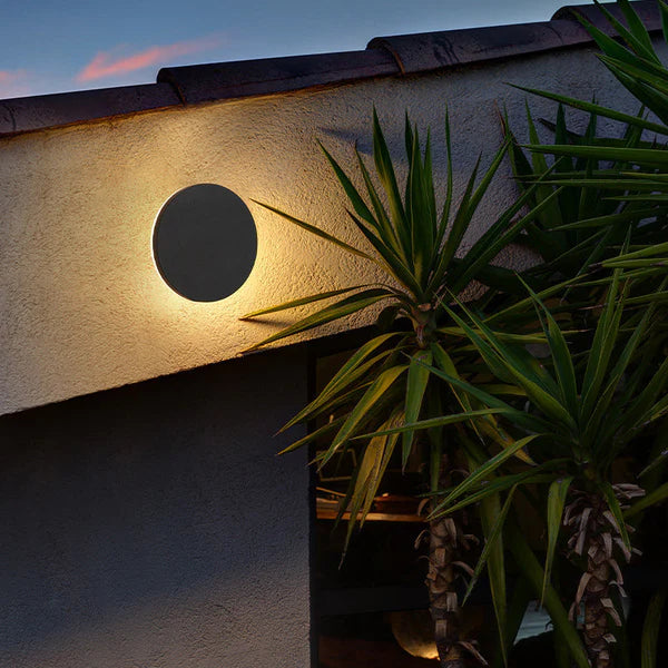 Outdoor Wall Light LED Metal Minimalist Design | Skandor