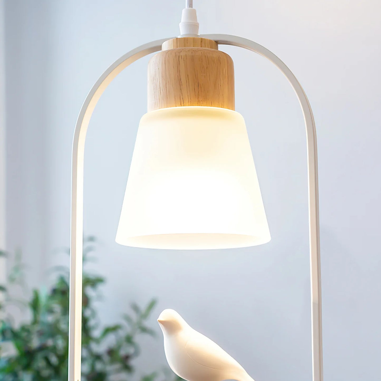 Pendant Light with Bird Details Scandinavian Interior | Arandis