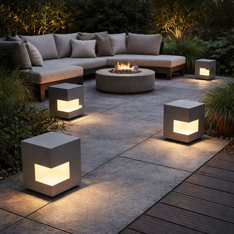 Scandinavian Solar Metal Cube Outdoor Lamp | Raynox
