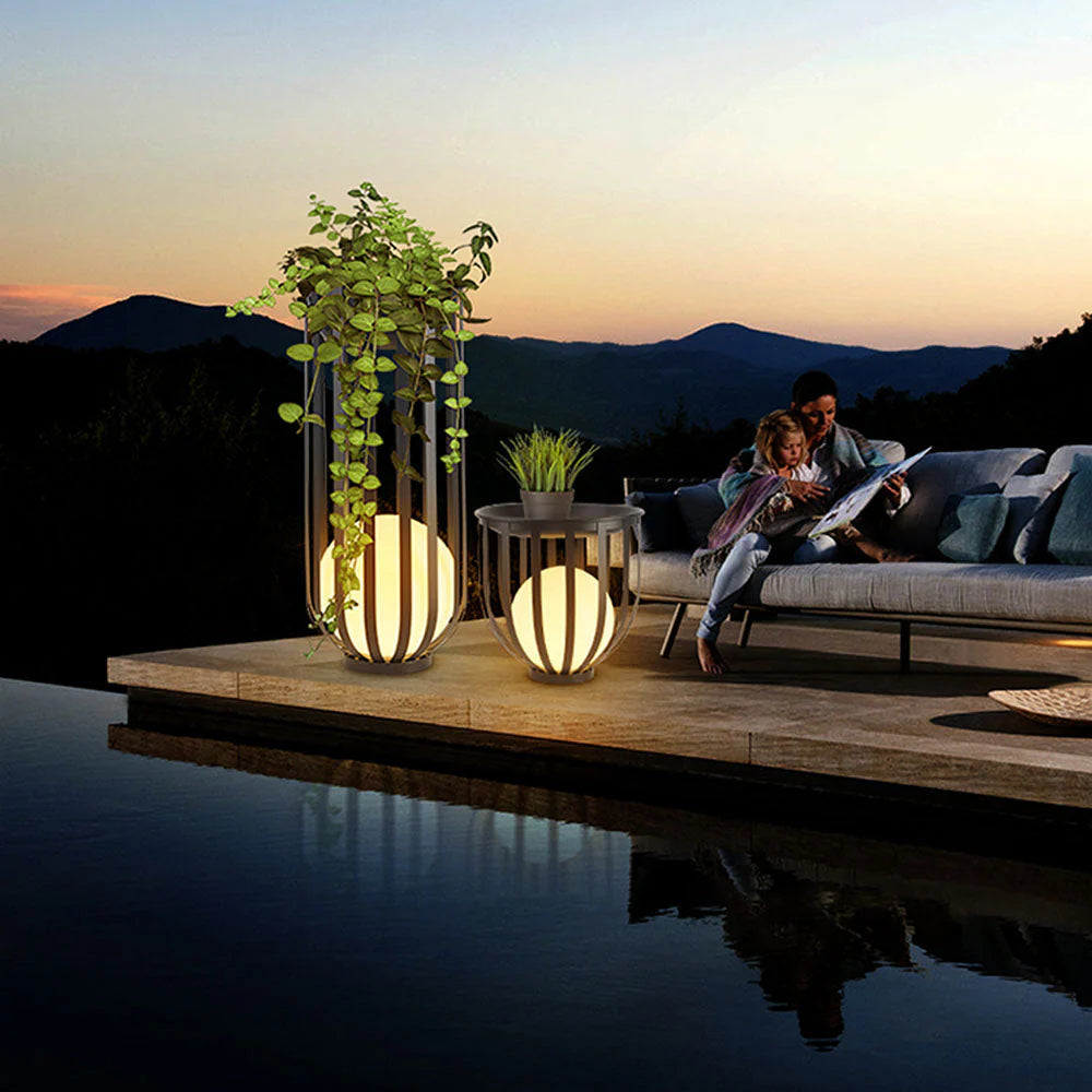 Solar Powered Metal Outdoor Floor Lamp Modern Design | Solarvo