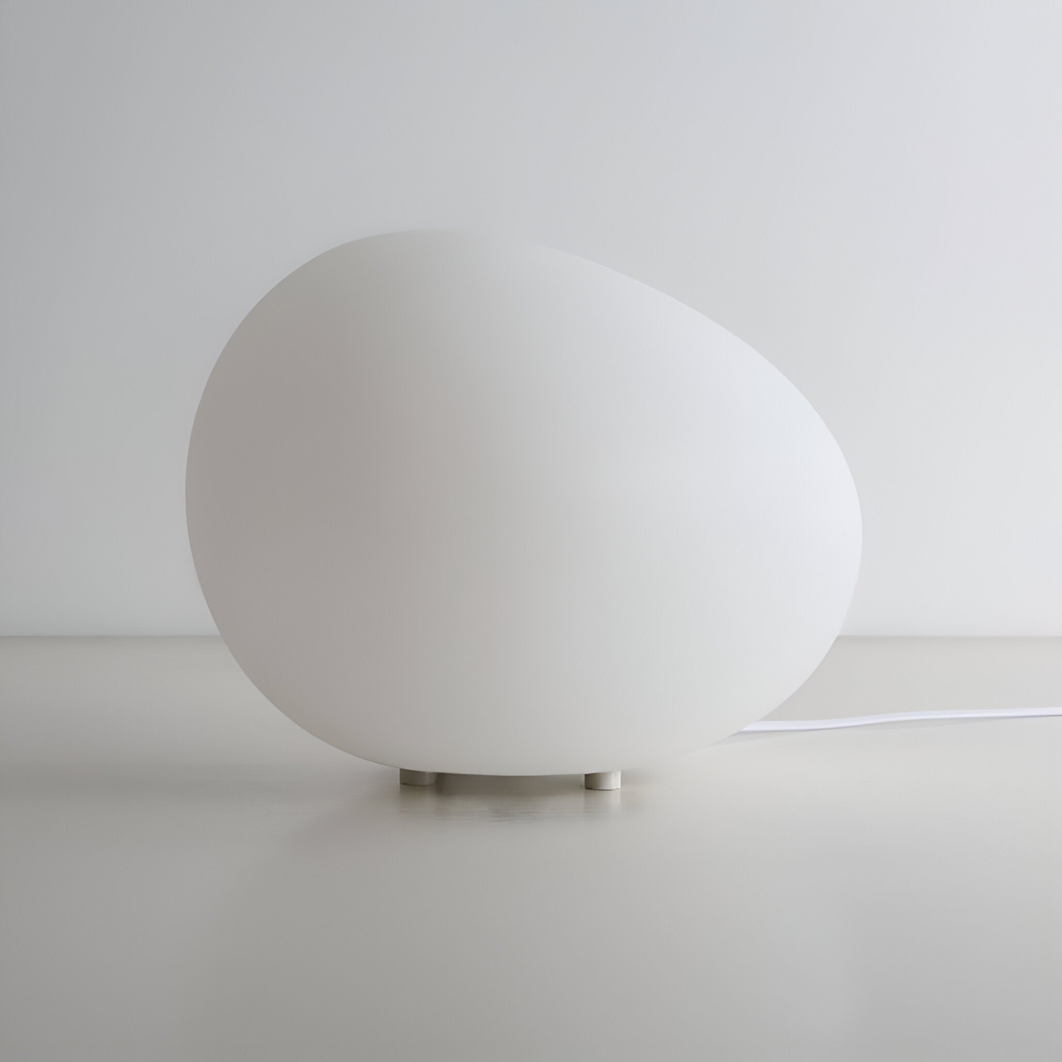 Table Lamp Nordic Metal Design for Modern Interiors | Ardelle