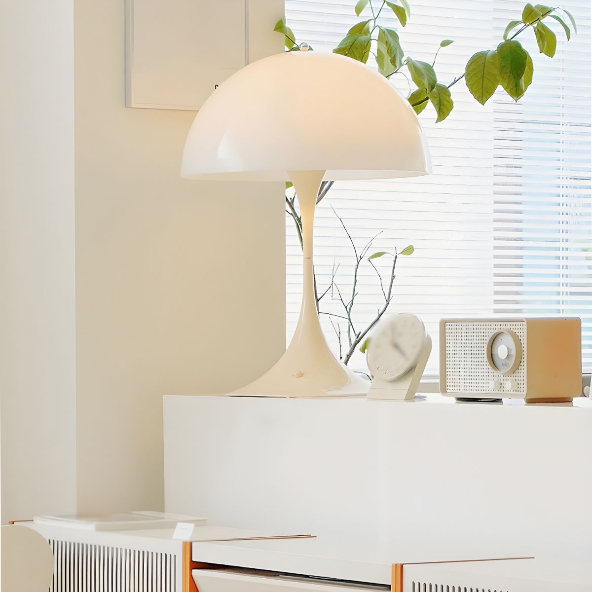 Table Lamp with Acrylic Dome Shade Modern Style | Alviro