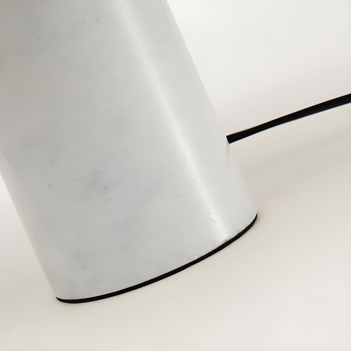 Table_Lamp_with_Dome_Shade_Nordic_Modern_Design_Norvio_