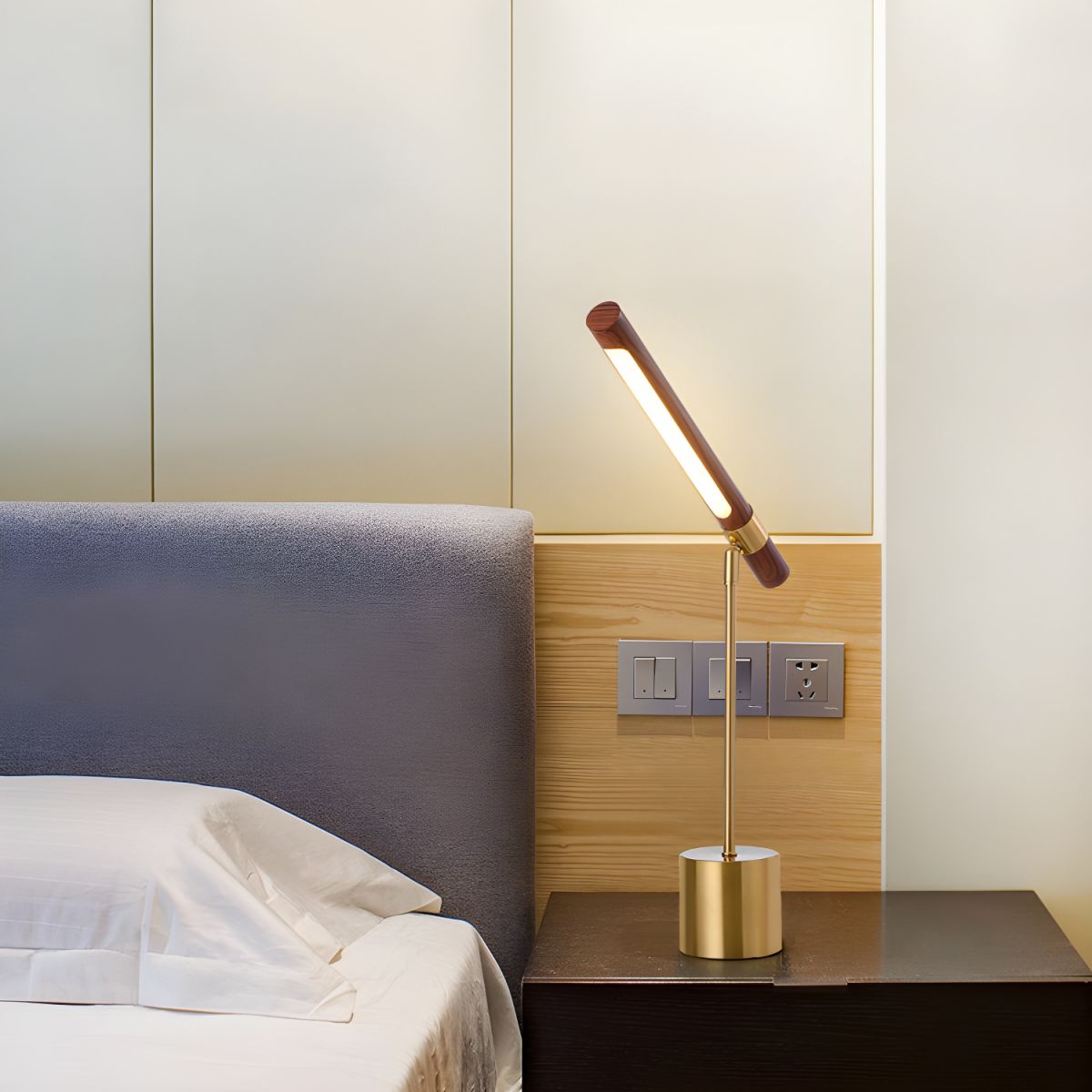 Table Lamp with Golden Finish Modern LED | Velory