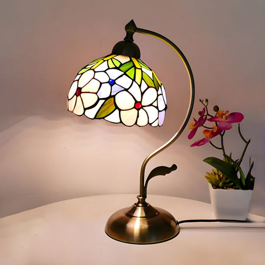 Table lamp with Tiffany glass dome classic style | Virelo