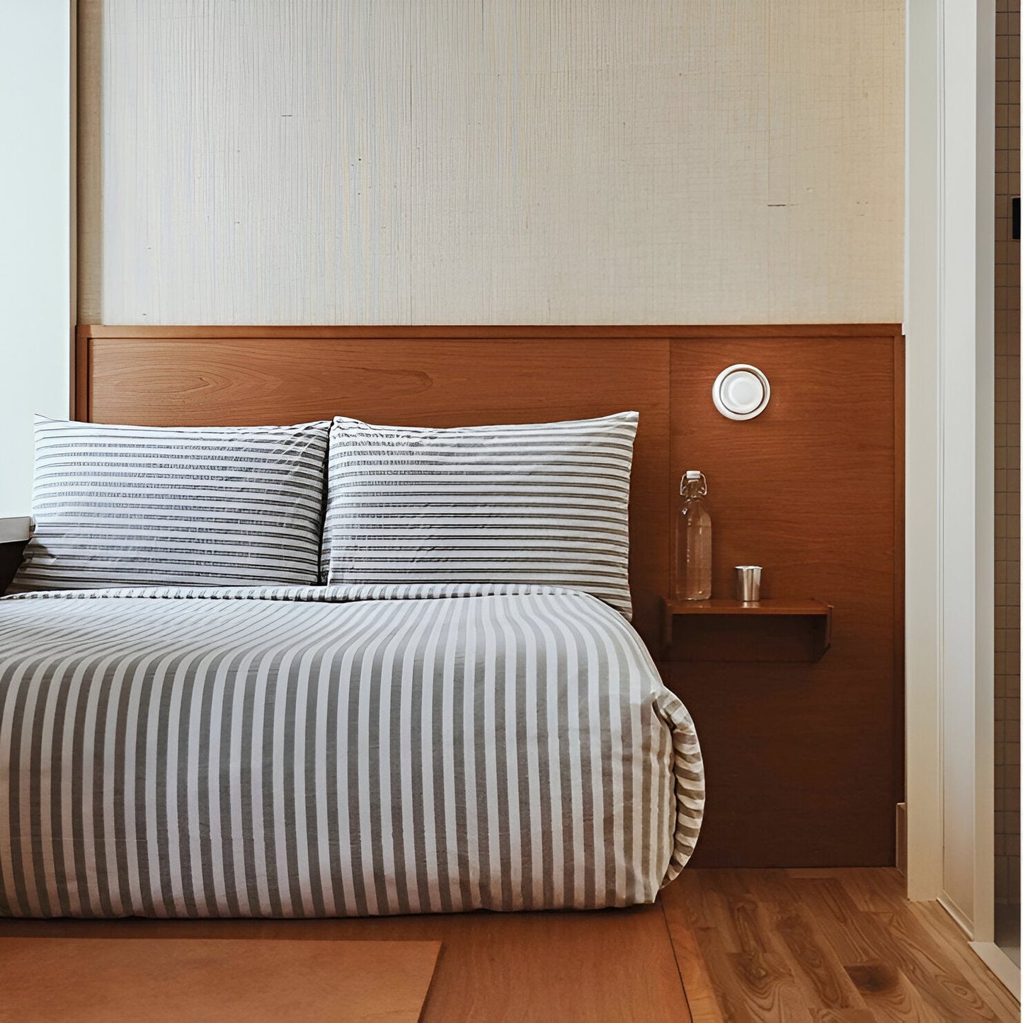 Wall Light Acrylic Lens in Nordic Minimalist Design | Nuvora