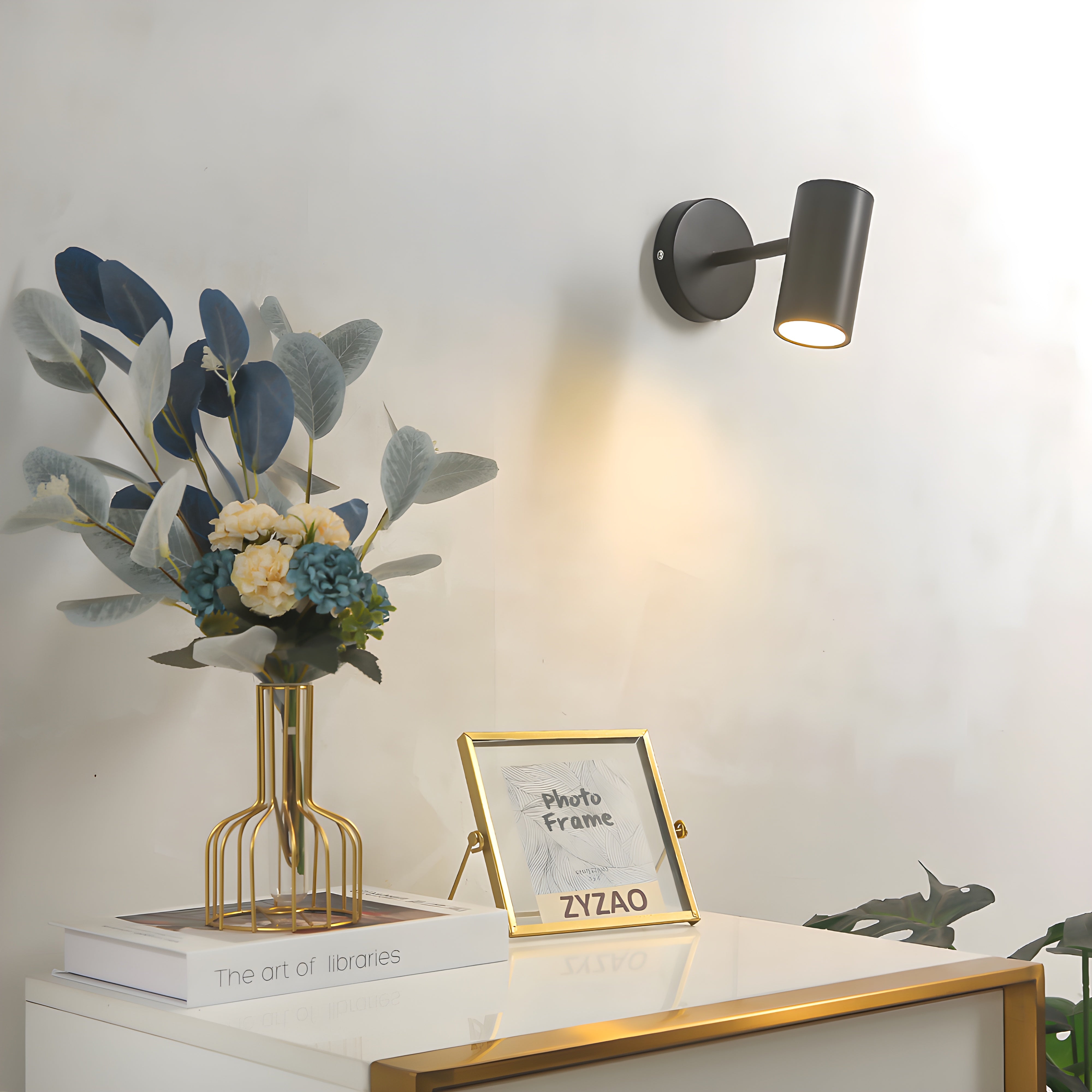 Wall Light Adjustable LED in Nordic Design | Aurien