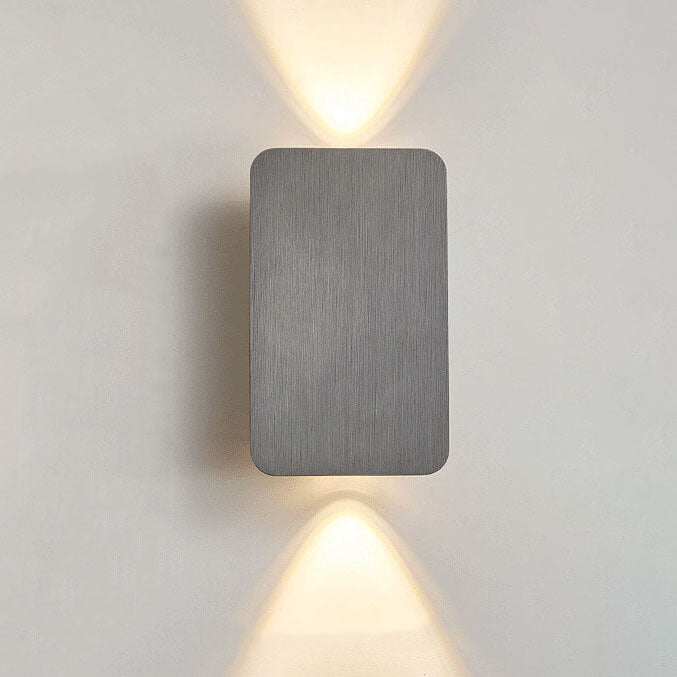 Wall Light Aluminium LED Minimalist Industrial Design | Navilo