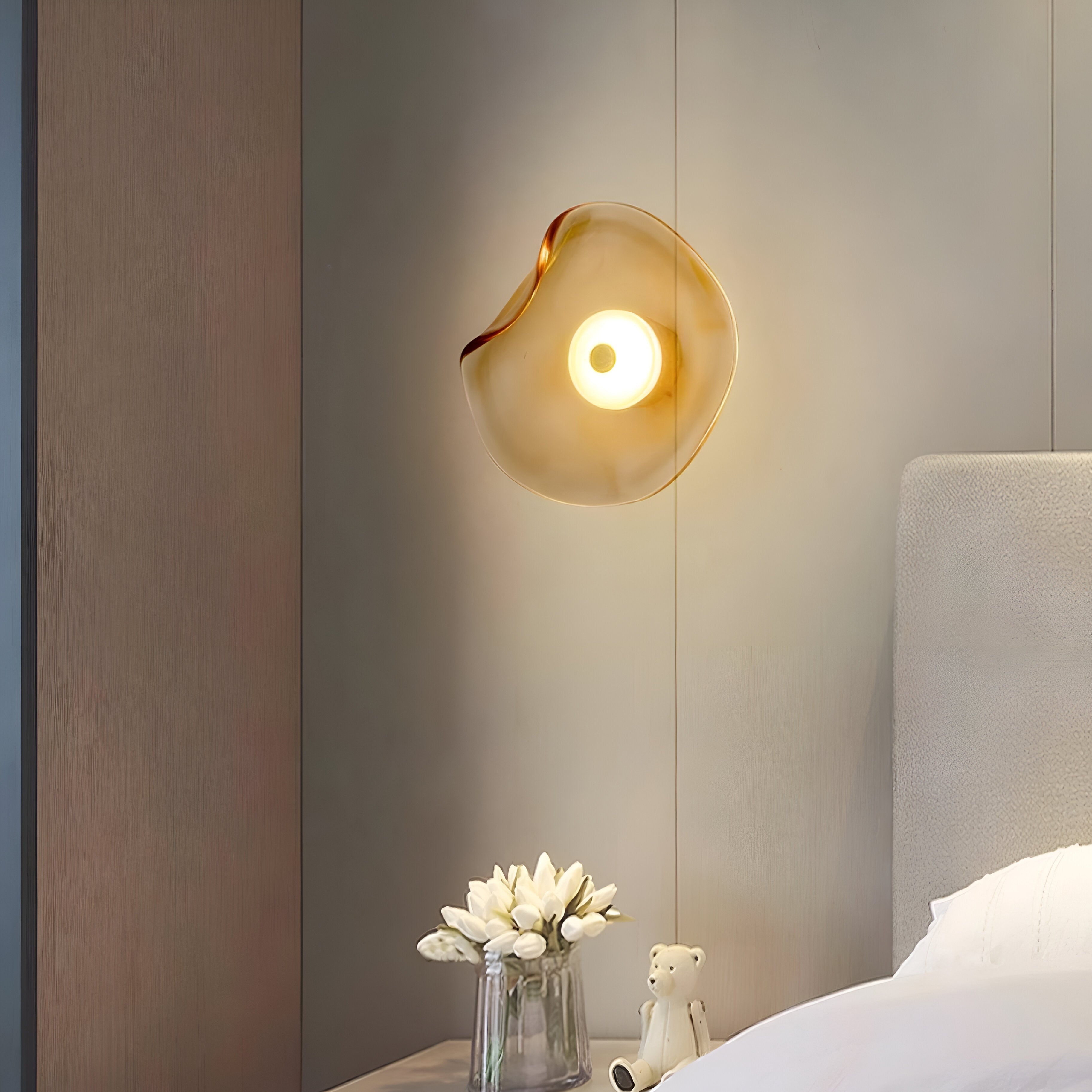Wall Light Curved Glass in Nordic Japandi Style | Lysaro