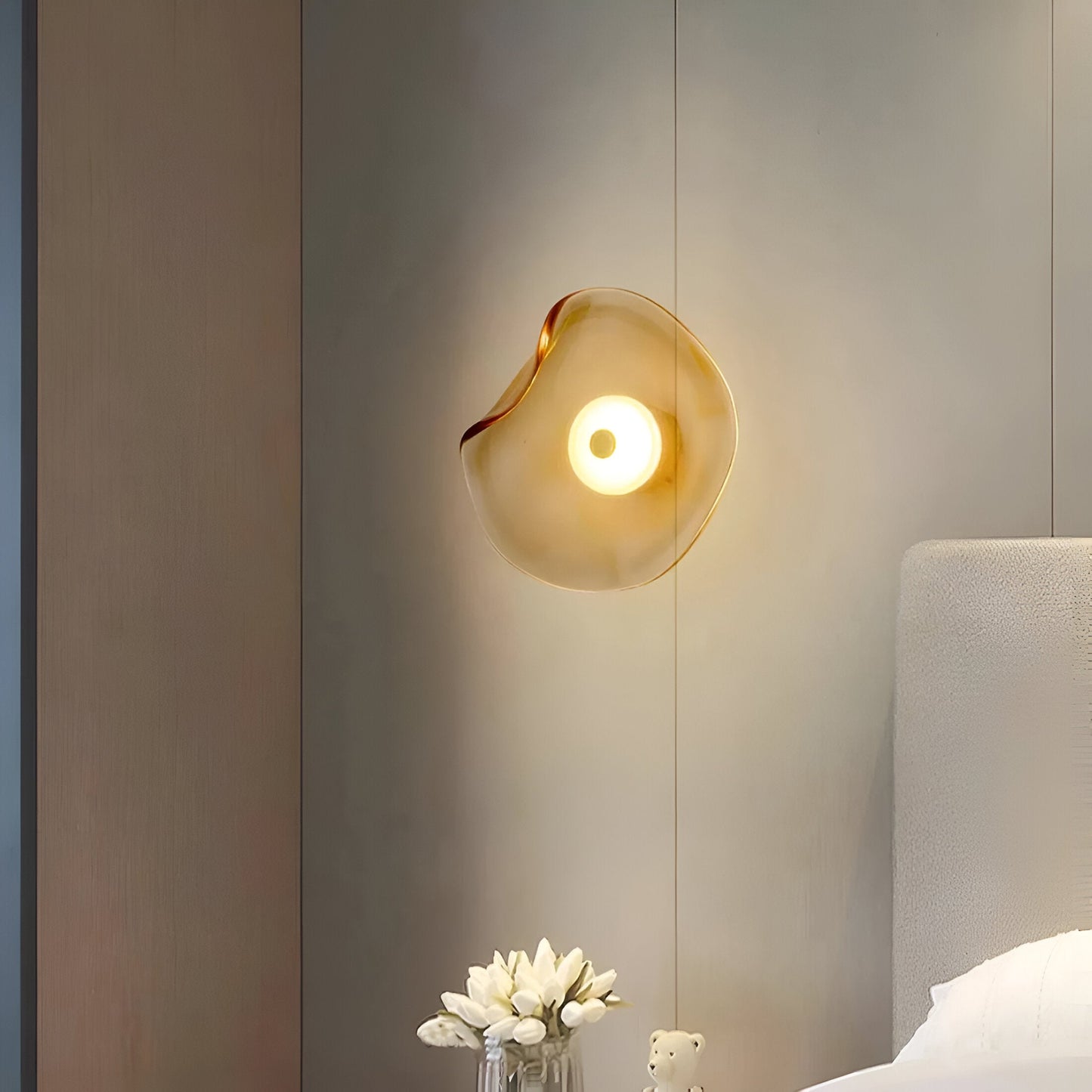 Wall Light Curved Glass in Nordic Japandi Style | Lysaro