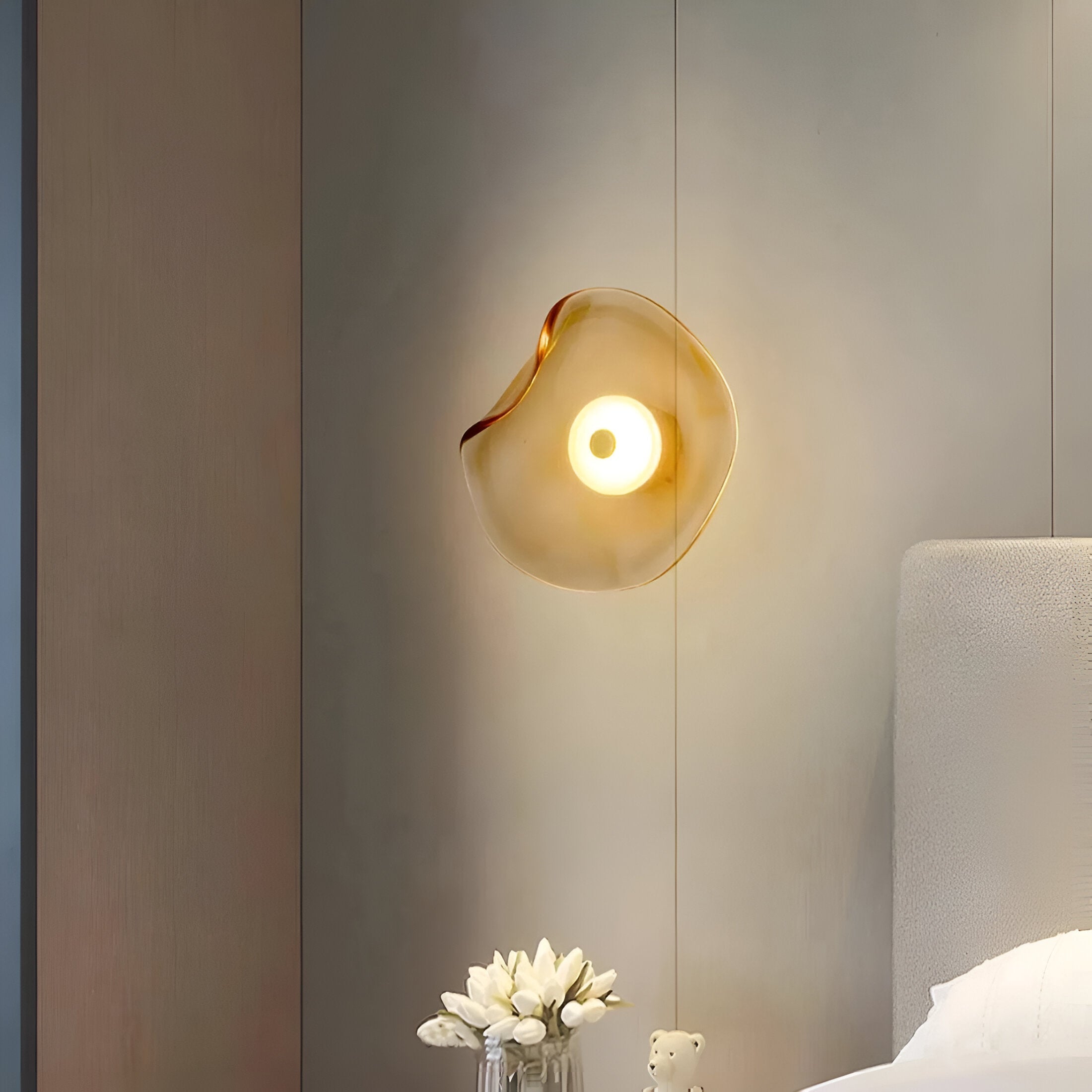 Wall Light Curved Glass in Nordic Japandi Style | Lysaro