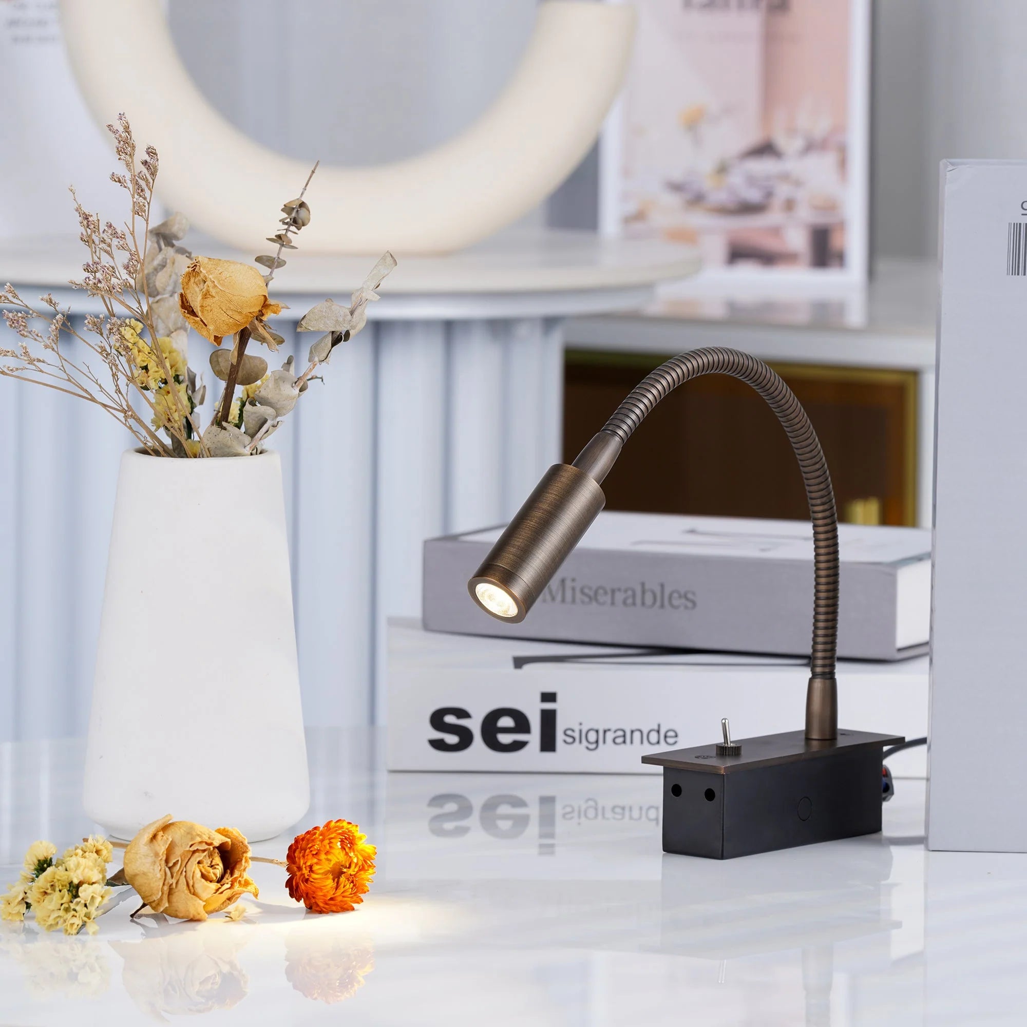 Wall Light Integrated LED Art Deco Bedroom Lighting | Norvexi