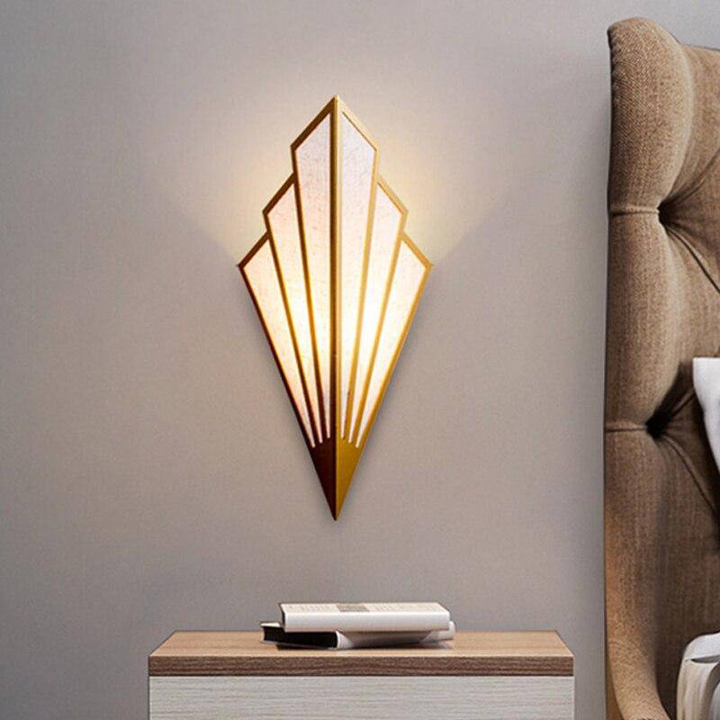 Wall Light Metal LED Triangular Design Modern | Trelvio