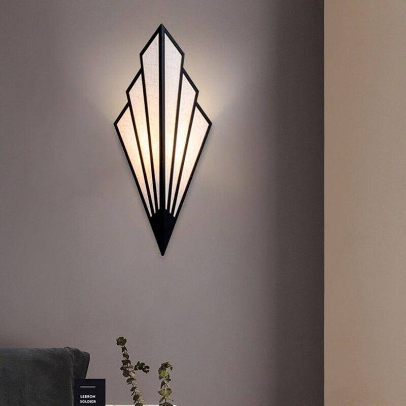 Wall Light Metal LED Triangular Design Modern | Trelvio