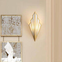 Wall Light Metal LED Triangular Design Modern | Trelvio