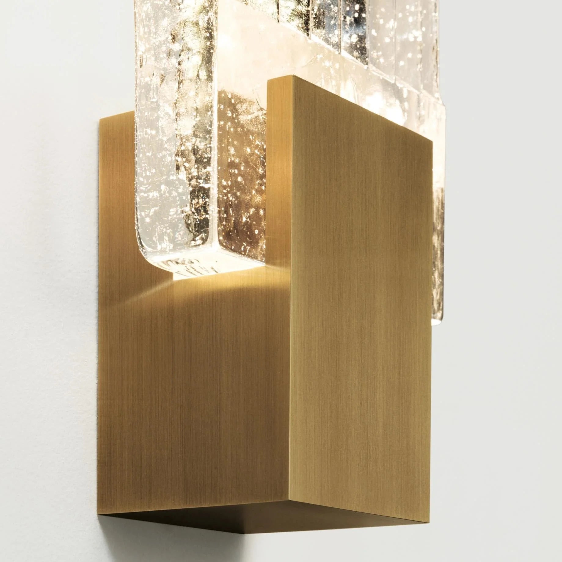 Wall Light Pleated Crystal in Modern Style | Celvian